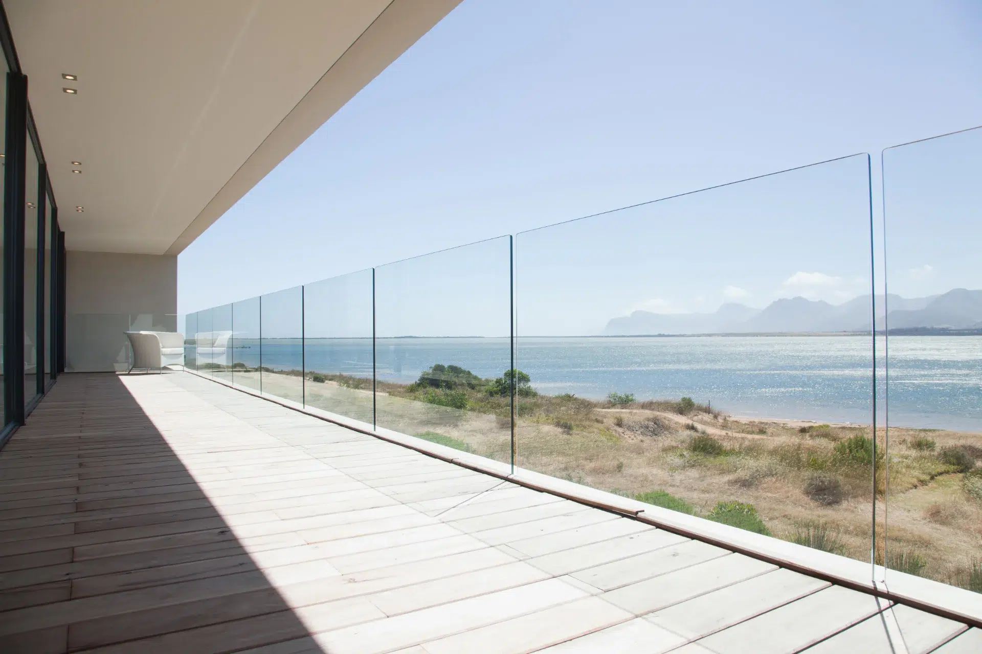 VLX 120 Glass Railing System in Fresno, CA | Lightwell Windows Fresno - detail 1